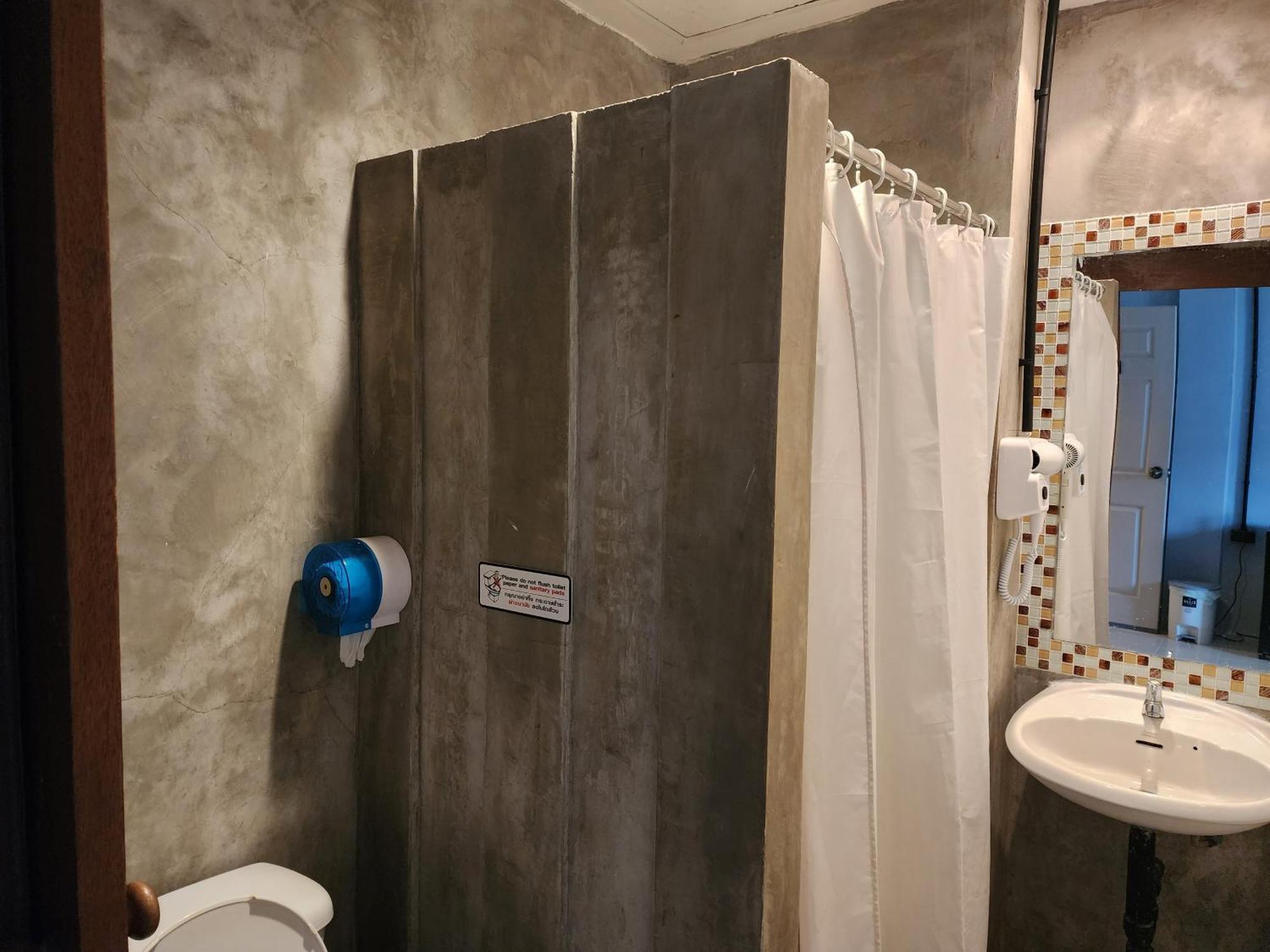 Dfeel House Hostel Patong Δωμάτιο φωτογραφία